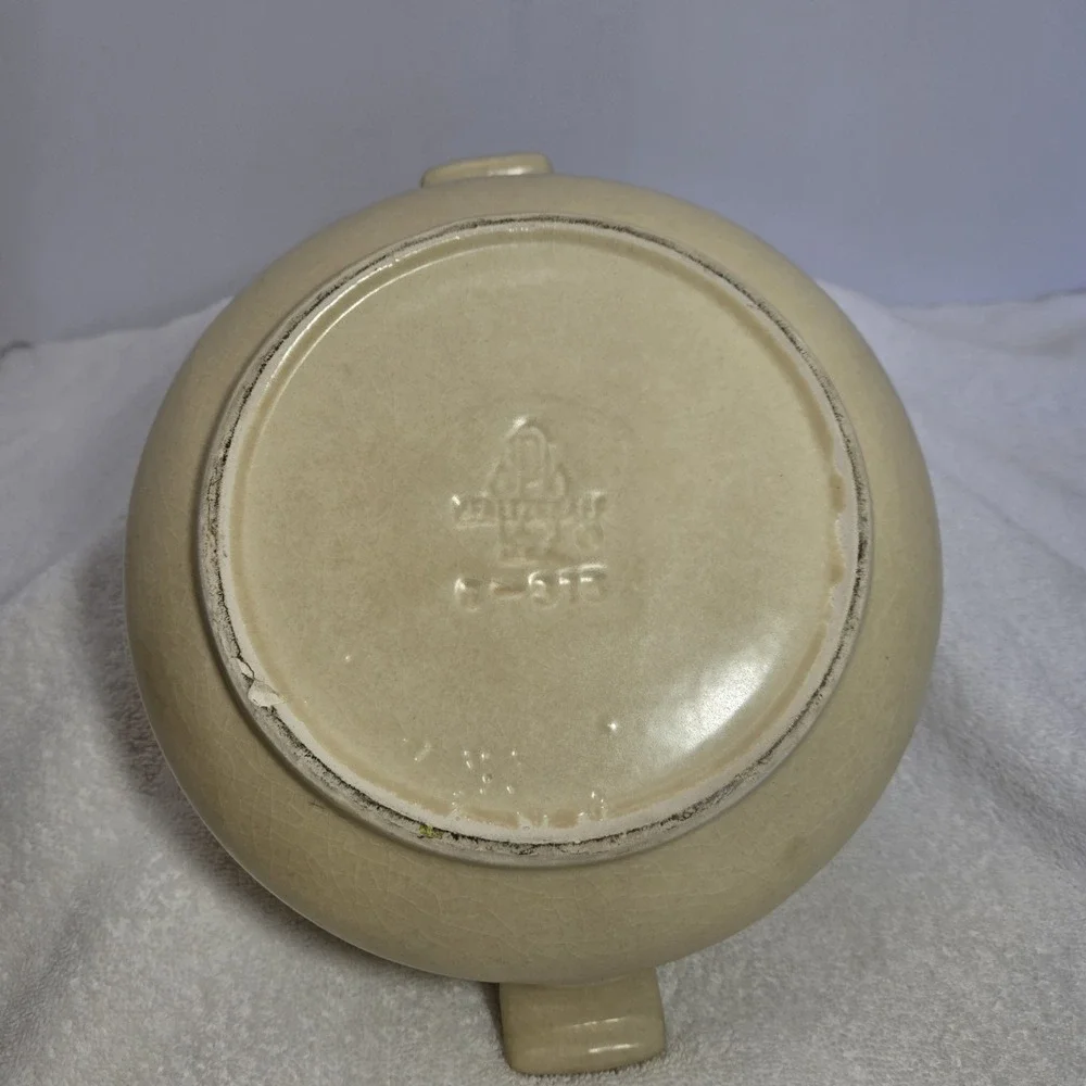 Vintage - Pfaltzgraff Village 2 Quart Casserole with Lid and Handles 6-315 - USA